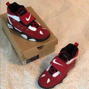 Air diamond turfs red